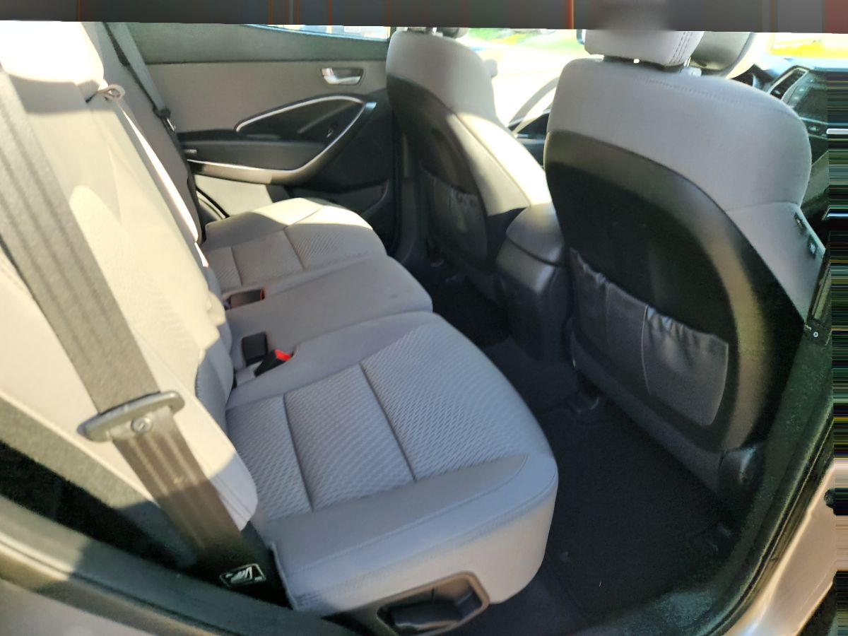 Photo 27 of this Hyundai Santa Fe Sport