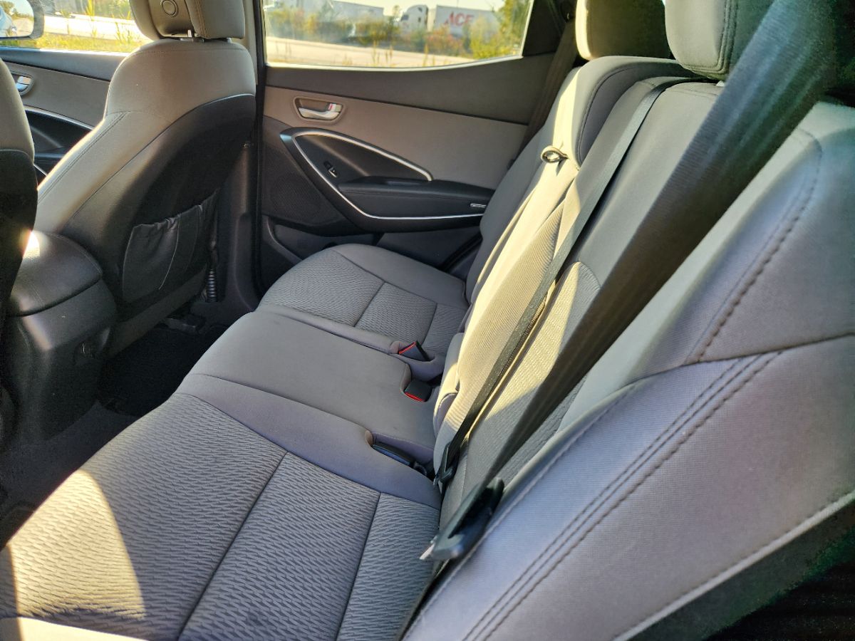 Photo 29 of this Hyundai Santa Fe Sport