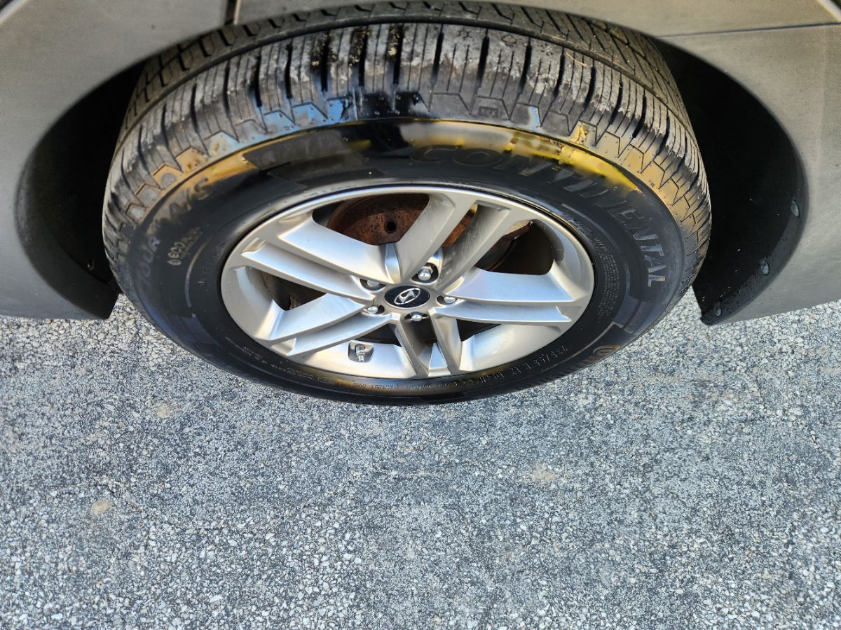 Photo 34 of this Hyundai Santa Fe Sport