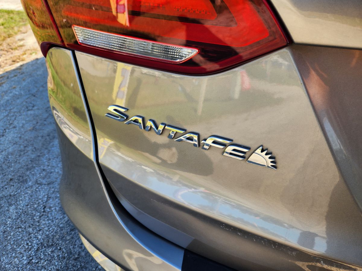 Photo 36 of this Hyundai Santa Fe Sport