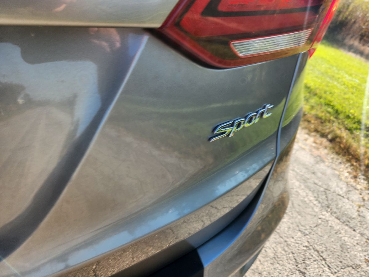 Photo 37 of this Hyundai Santa Fe Sport