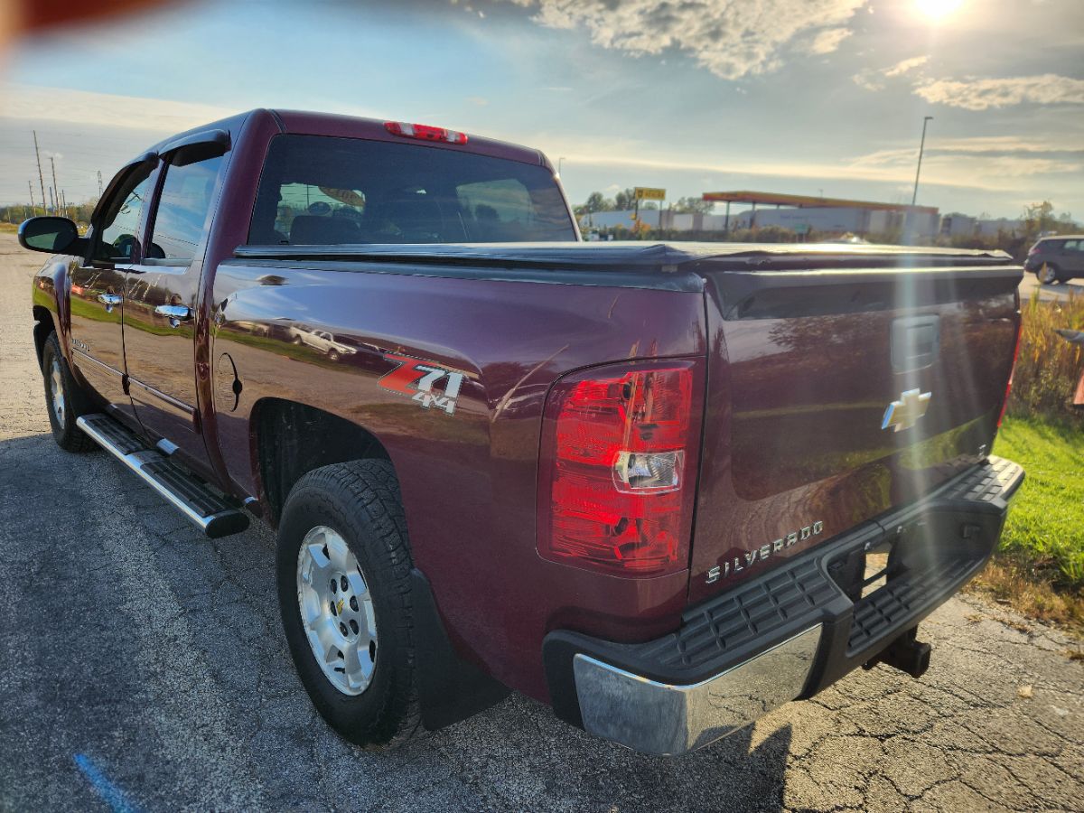 Photo 7 of this Chevrolet Silverado 1500