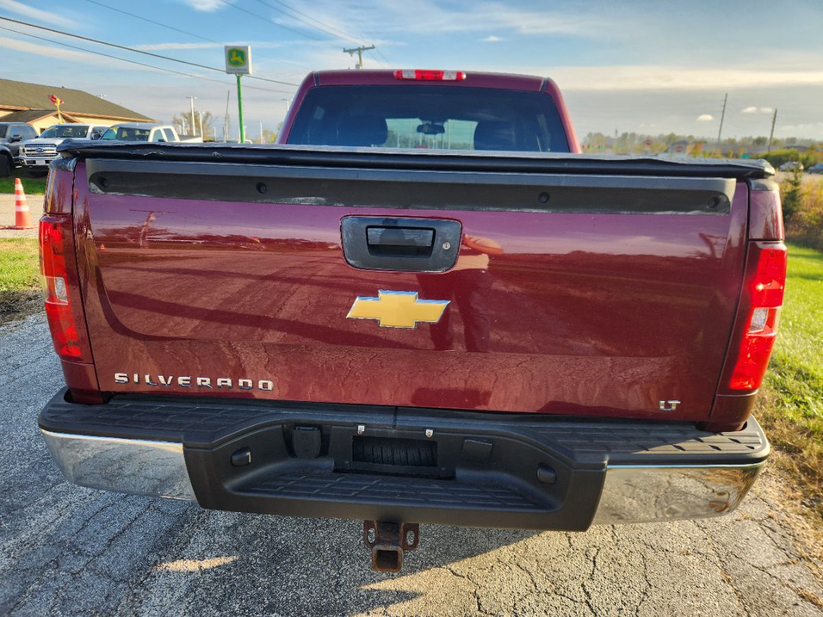 Photo 8 of this Chevrolet Silverado 1500