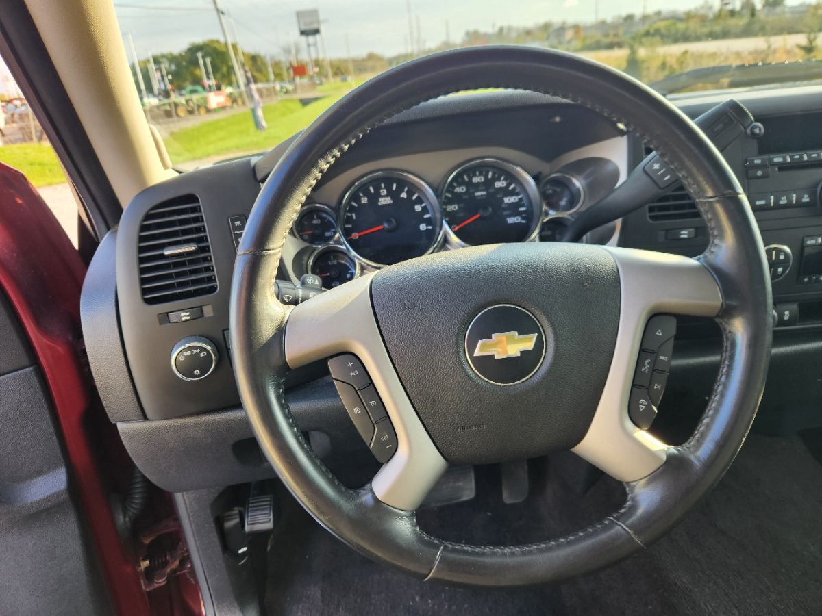 Photo 12 of this Chevrolet Silverado 1500