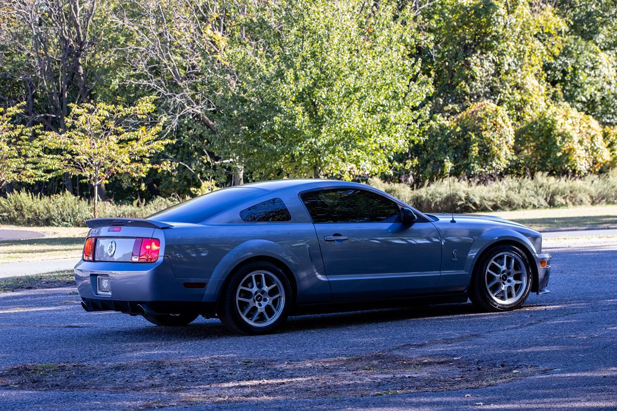 2007 Ford Mustang Shelby GT500 photo 2