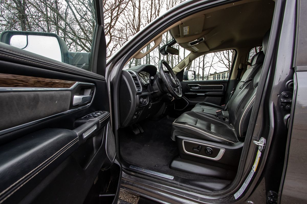 2019 Ram 1500 Laramie photo 8
