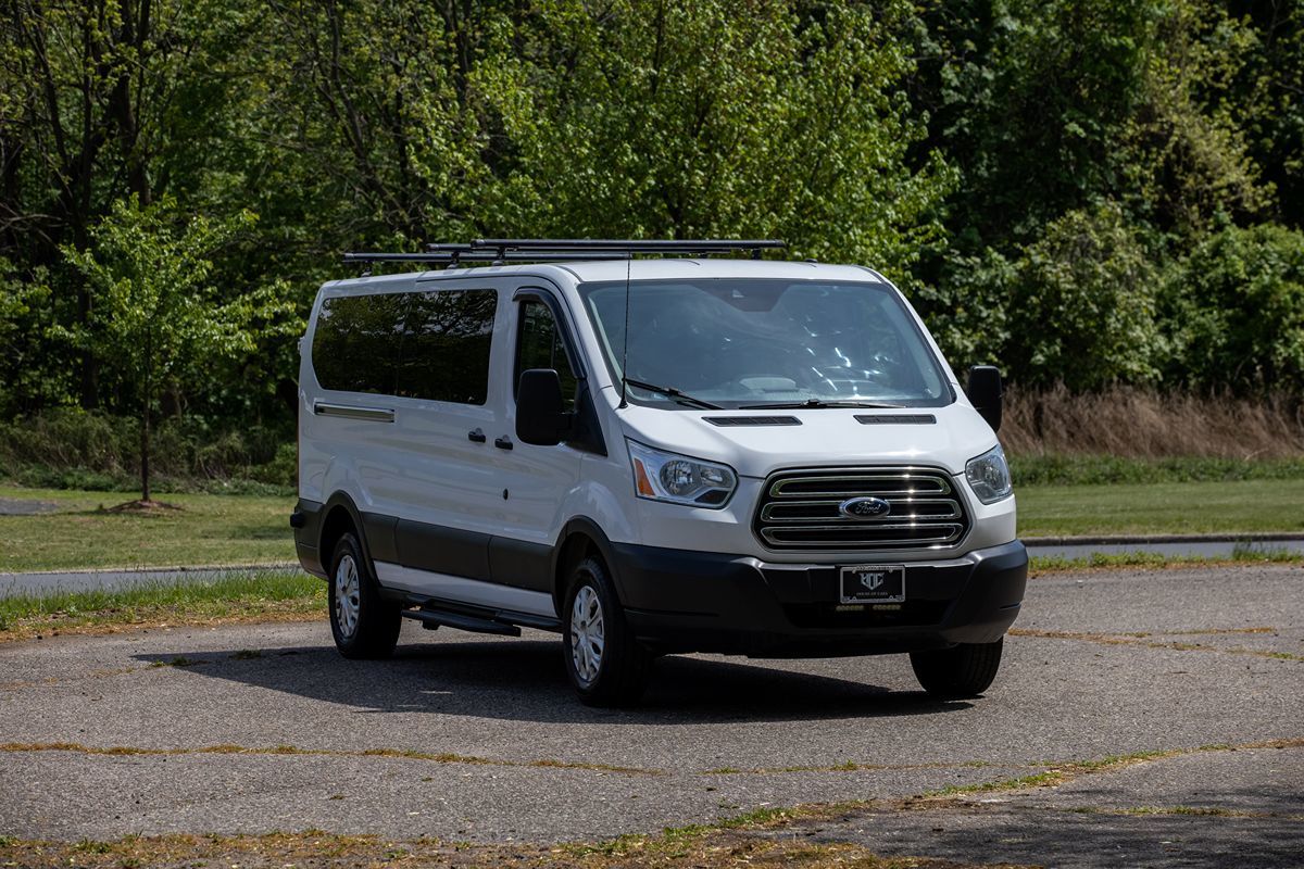 2017 Ford Transit XLT photo 2