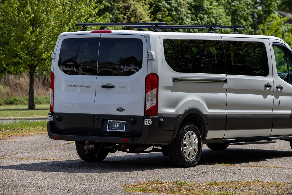 2017 Ford Transit XLT photo 5