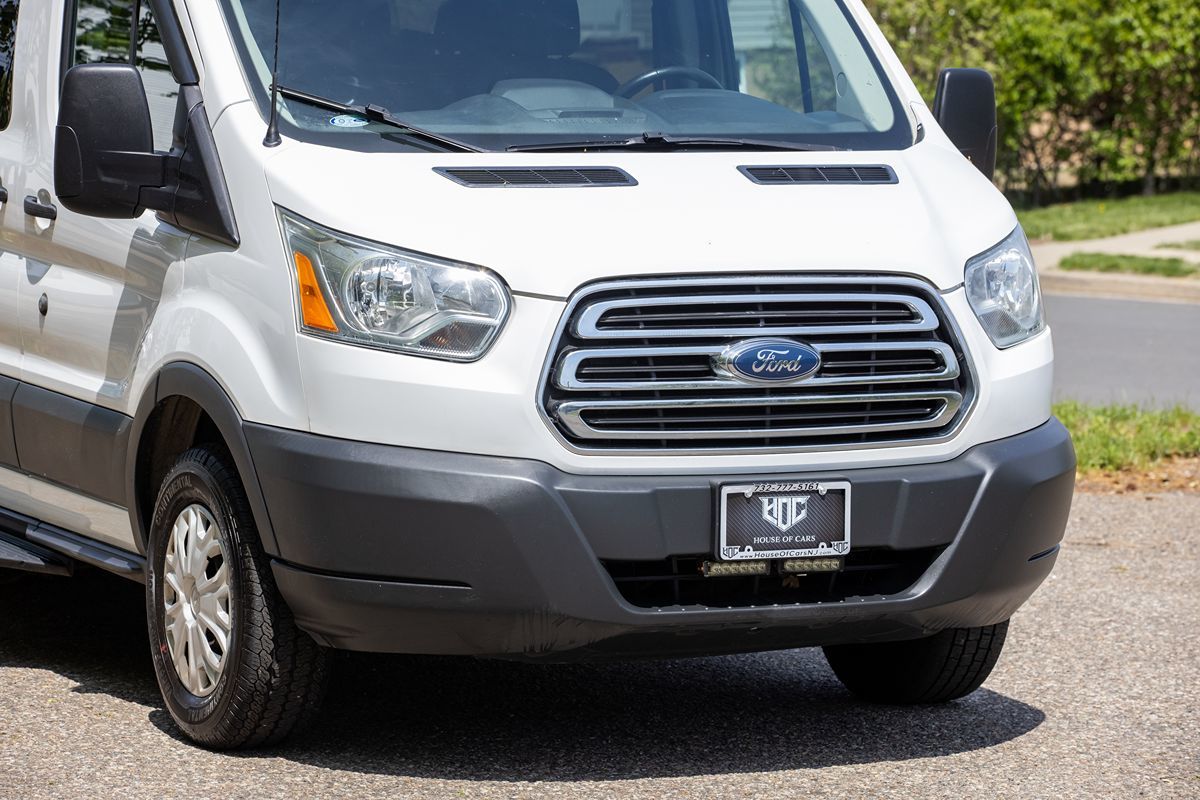 2017 Ford Transit XLT photo 6