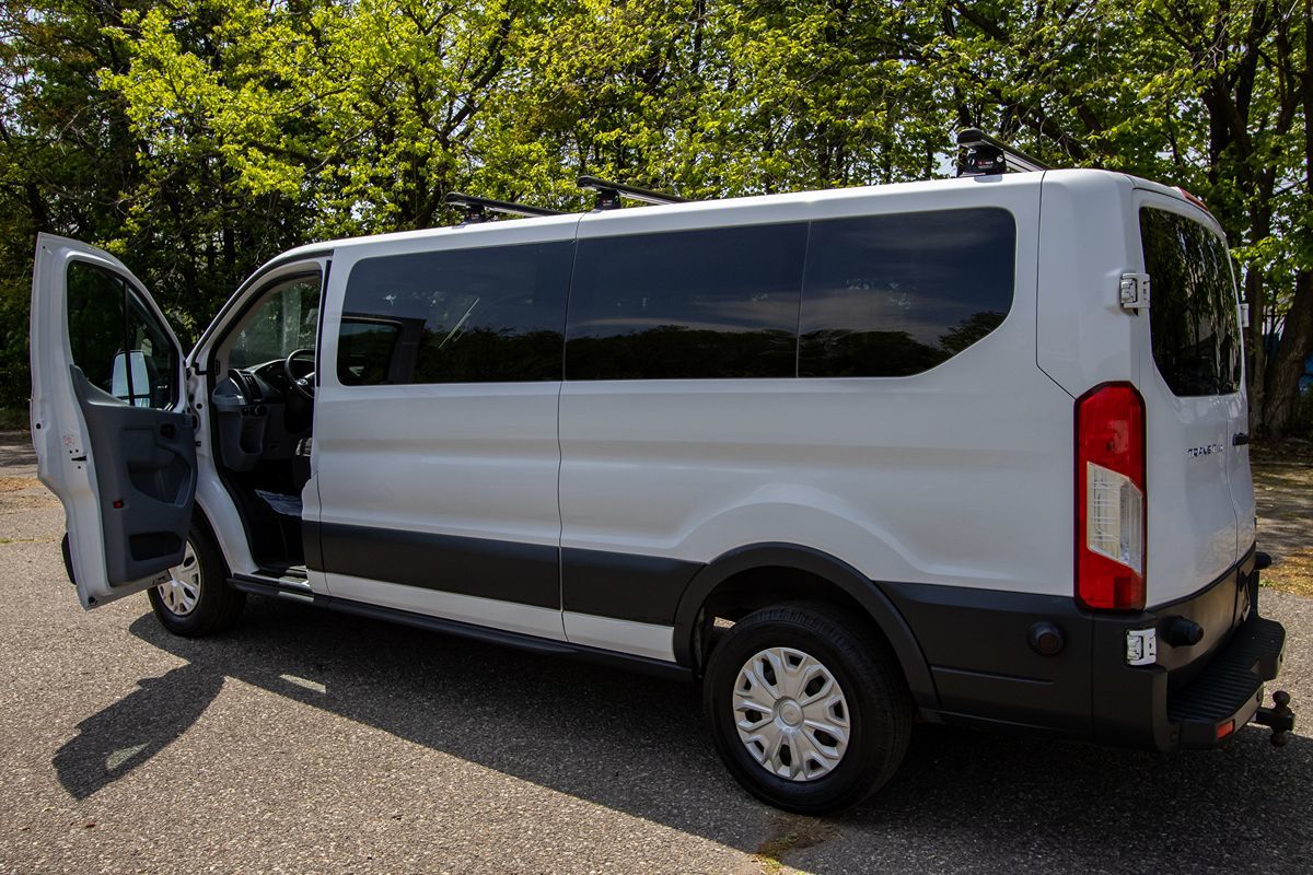 2017 Ford Transit XLT photo 7