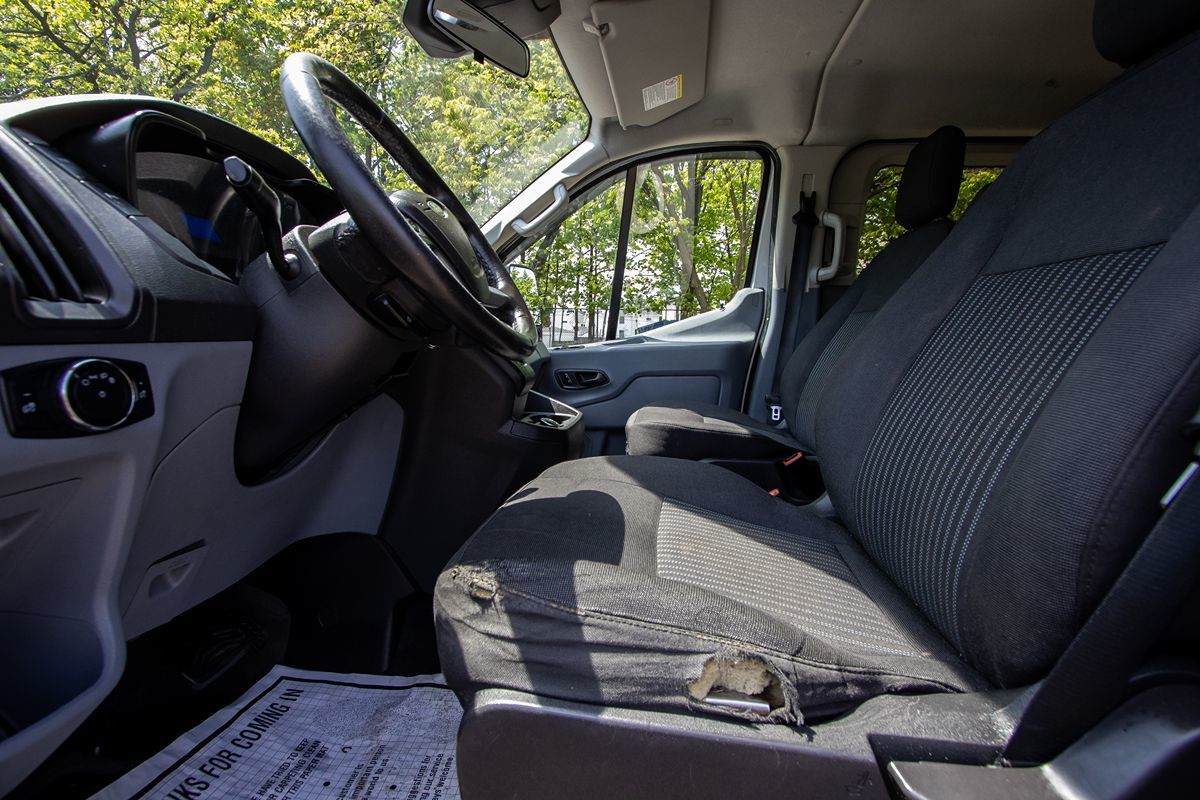 2017 Ford Transit XLT photo 9