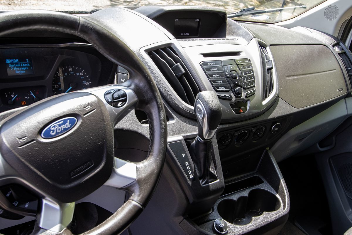 2017 Ford Transit XLT photo 12