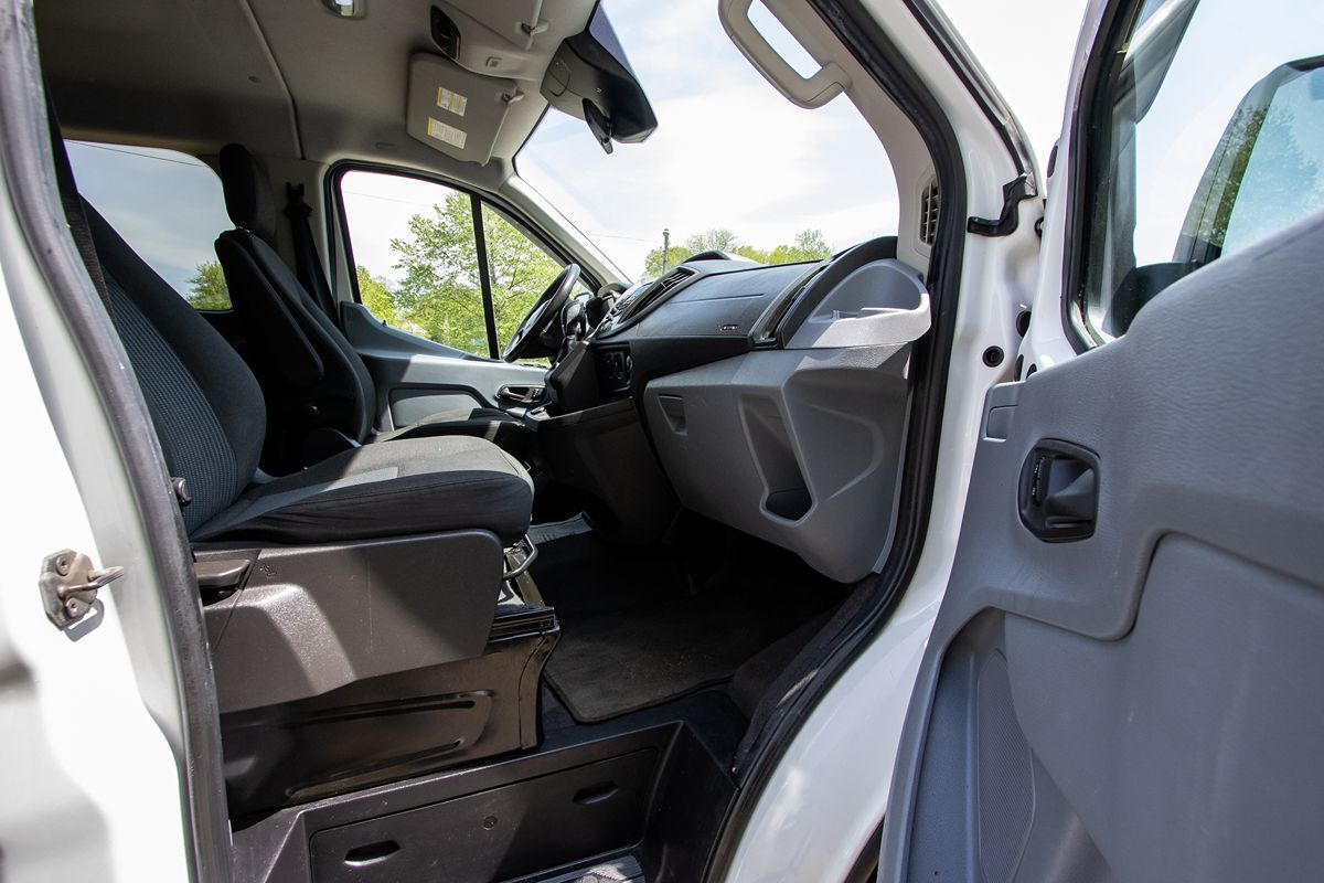 2017 Ford Transit XLT photo 15