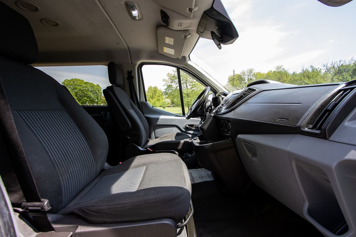 2017 Ford Transit XLT photo 16