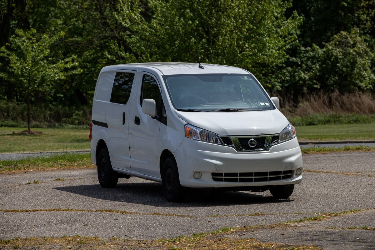 2020 Nissan NV200 SV photo 2