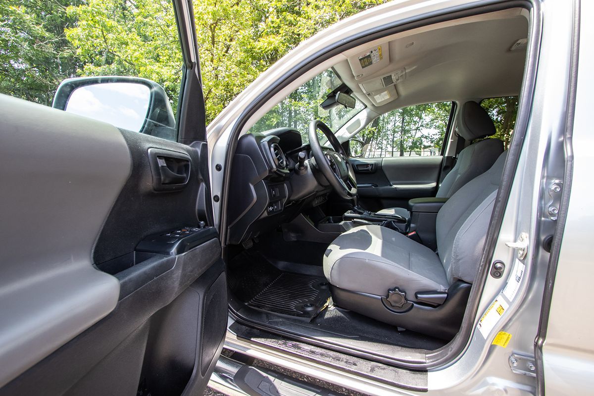 2022 Toyota Tacoma SR photo 8
