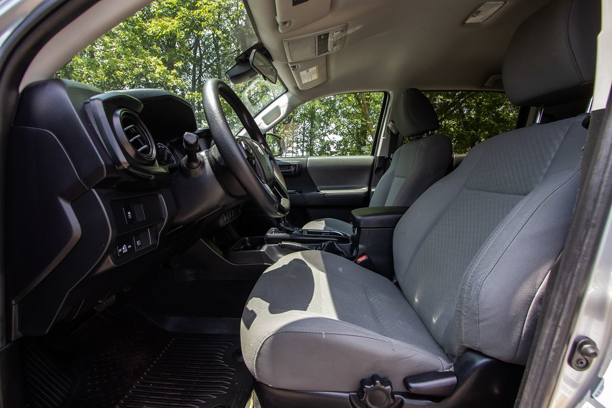 2022 Toyota Tacoma SR photo 9