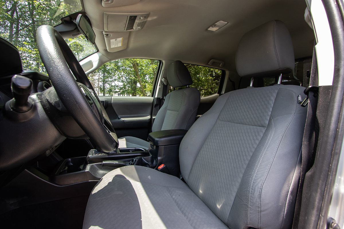 2022 Toyota Tacoma SR photo 10