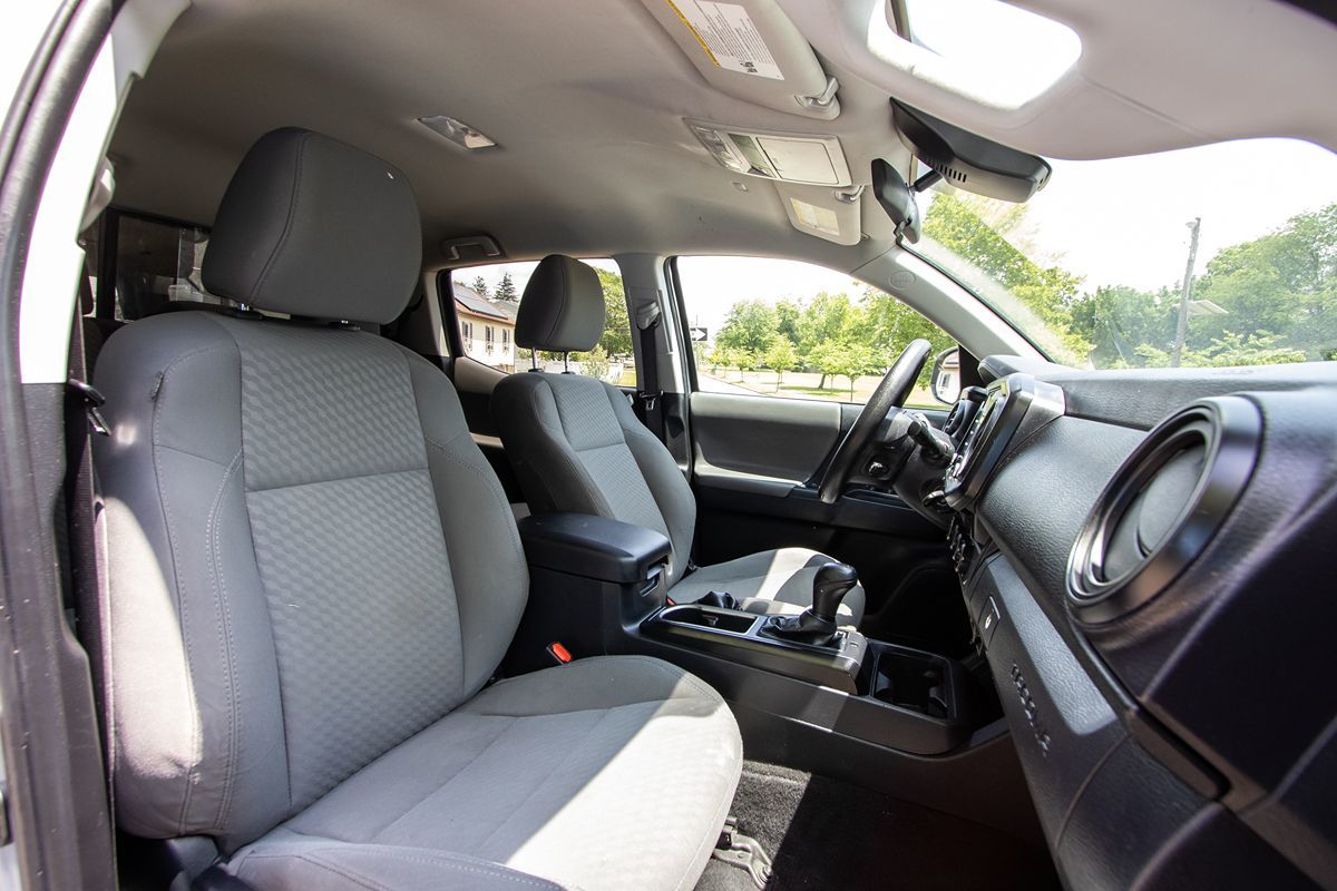 2022 Toyota Tacoma SR photo 18