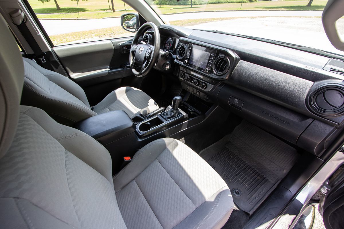 2022 Toyota Tacoma SR photo 19