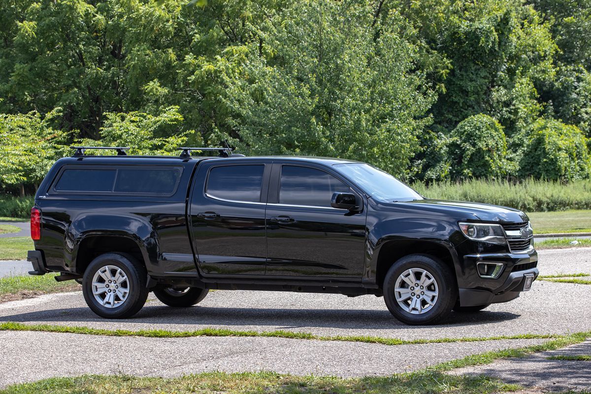 2018 Chevrolet Colorado LT photo 3