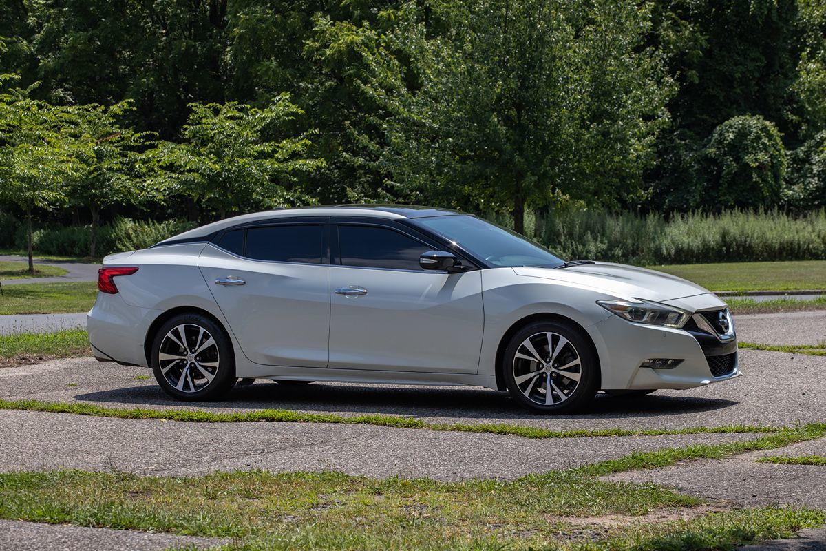 2017 Nissan Maxima SL photo 3