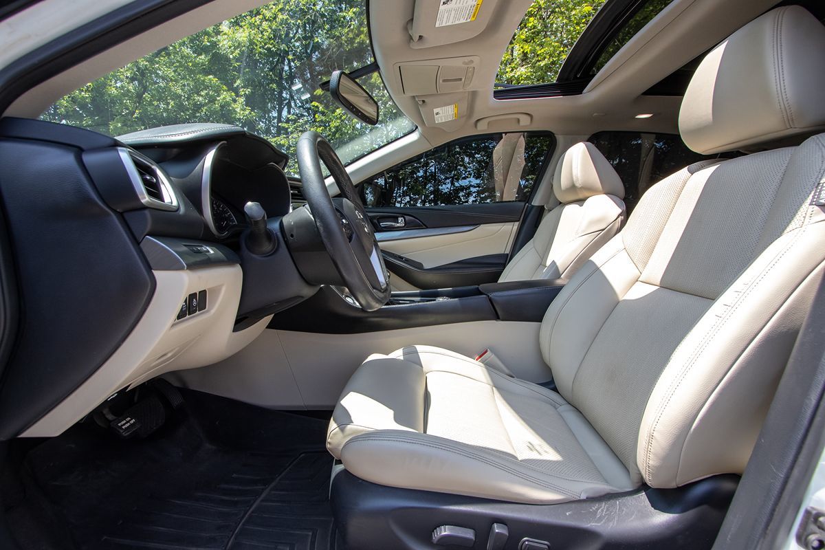 2017 Nissan Maxima SL photo 9