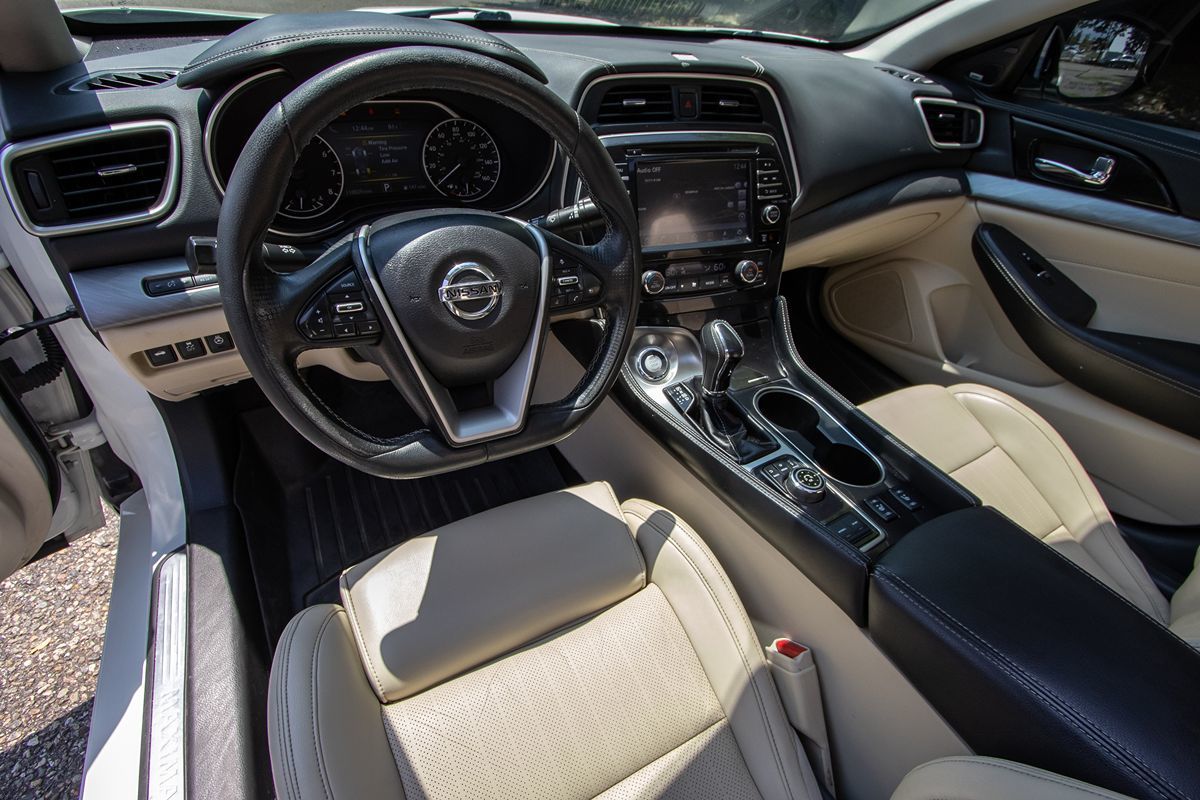 2017 Nissan Maxima SL photo 12