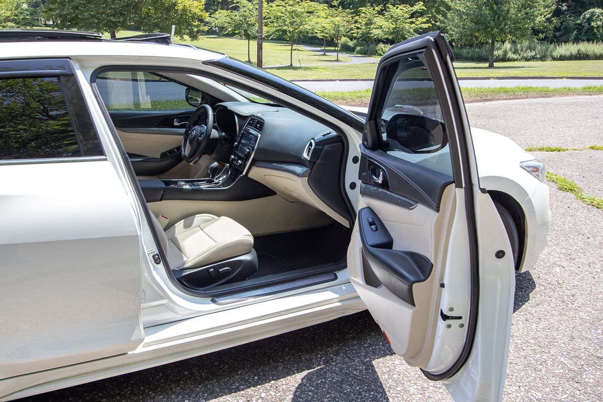 2017 Nissan Maxima SL photo 17