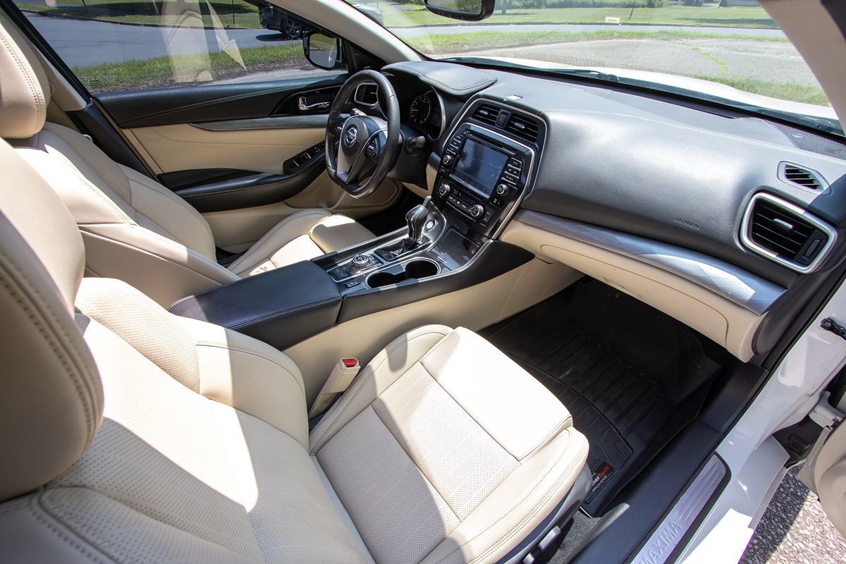 2017 Nissan Maxima SL photo 21