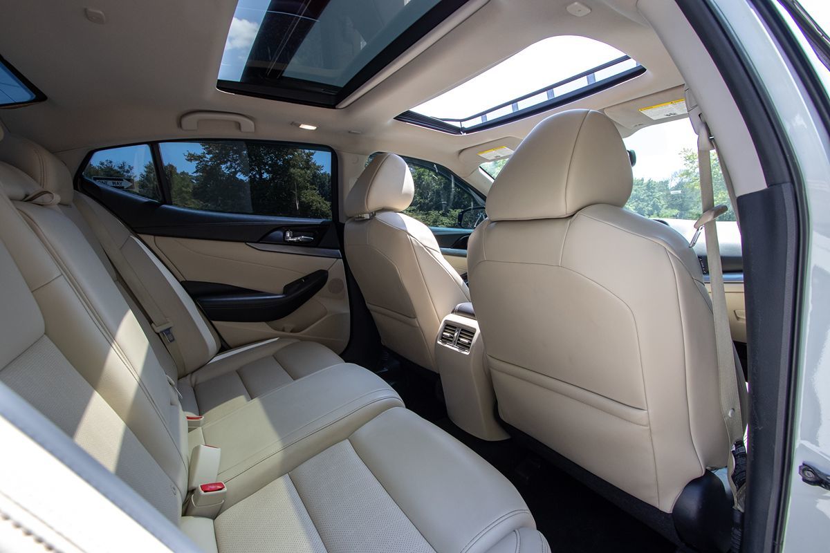 2017 Nissan Maxima SL photo 24