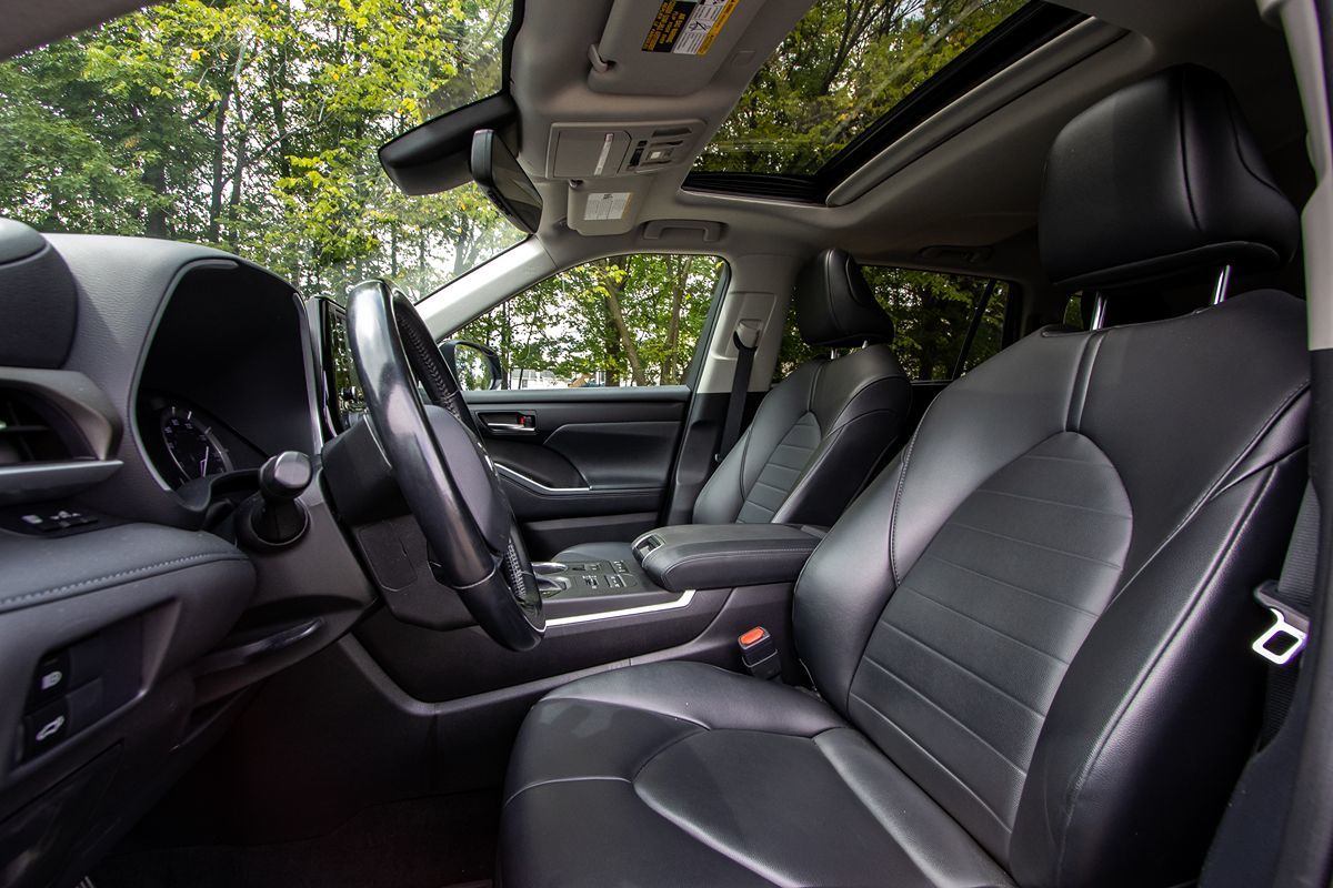2021 Toyota Highlander XLE photo 10