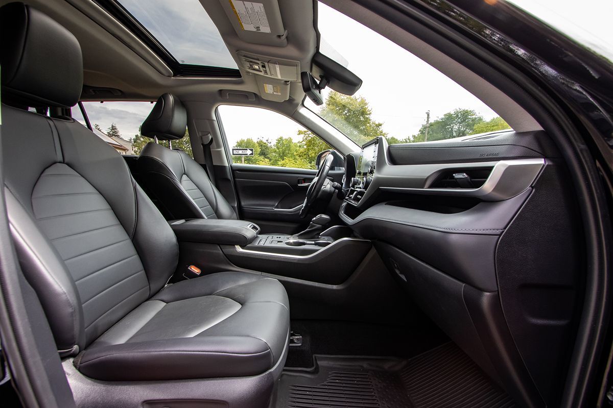 2021 Toyota Highlander XLE photo 19