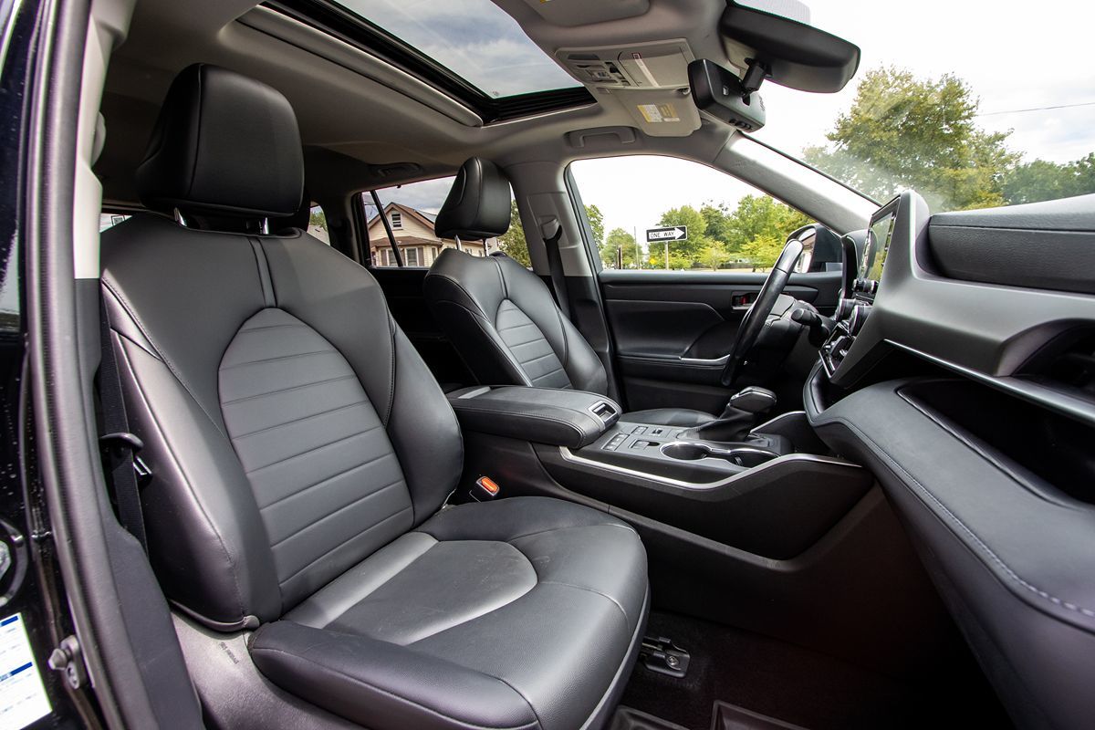 2021 Toyota Highlander XLE photo 20