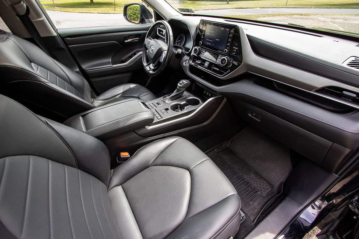 2021 Toyota Highlander XLE photo 21