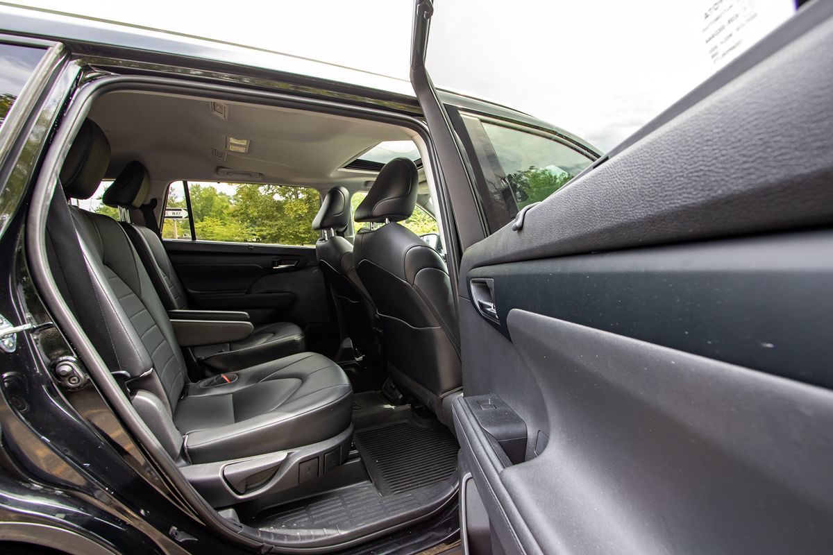 2021 Toyota Highlander XLE photo 23