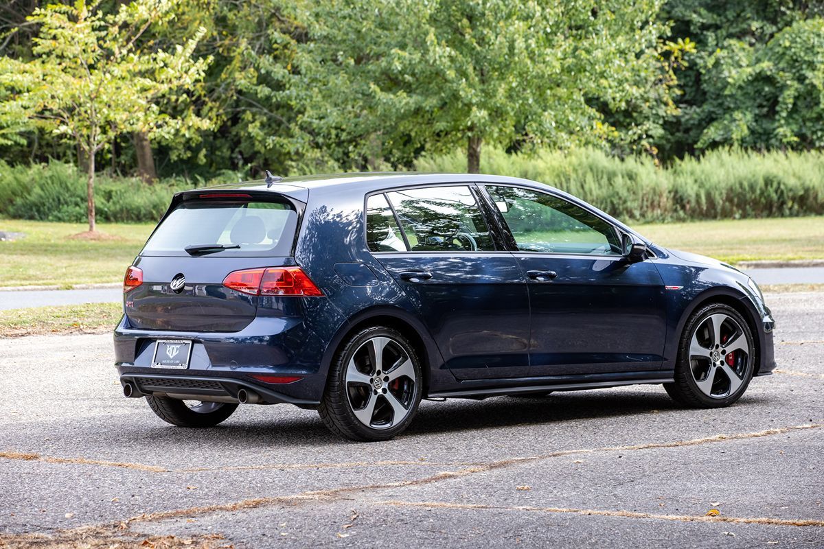 2017 Volkswagen Golf GTI Sport SE Autobahn photo 3