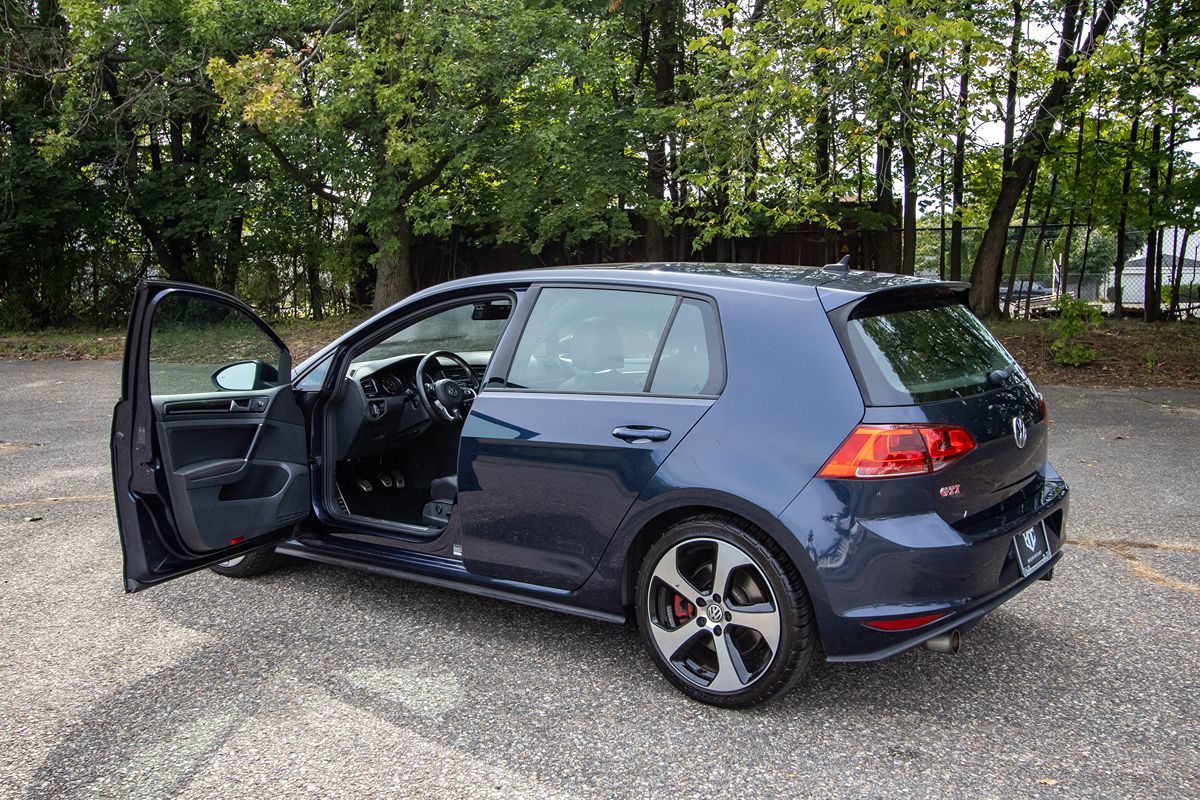 2017 Volkswagen Golf GTI Sport SE Autobahn photo 5