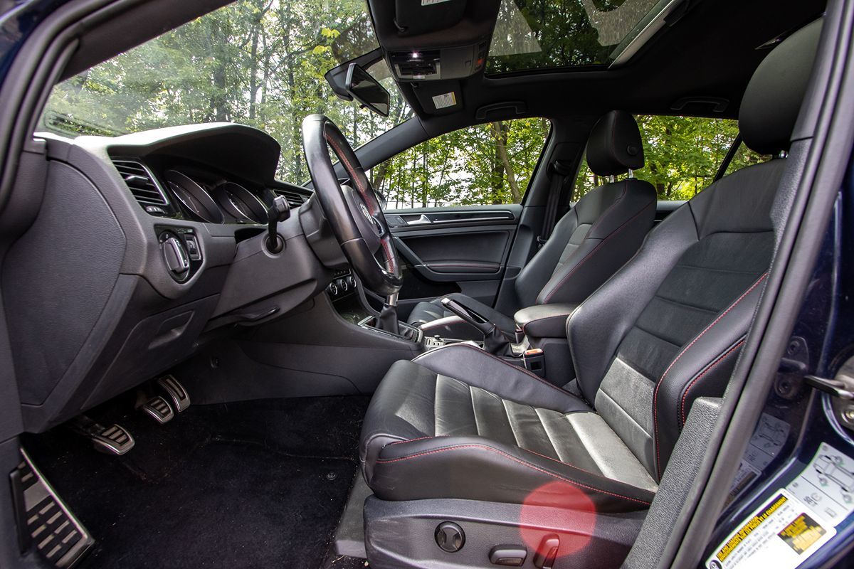 2017 Volkswagen Golf GTI Sport SE Autobahn photo 7