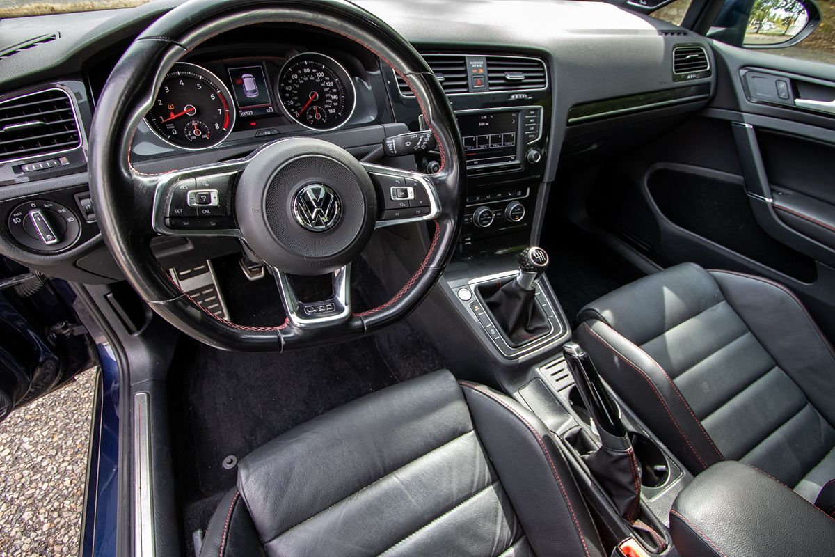 2017 Volkswagen Golf GTI Sport SE Autobahn photo 10