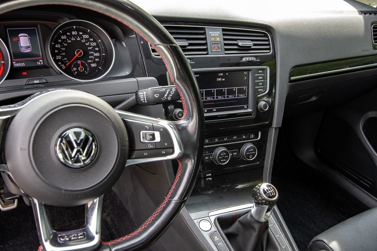 2017 Volkswagen Golf GTI Sport SE Autobahn photo 11