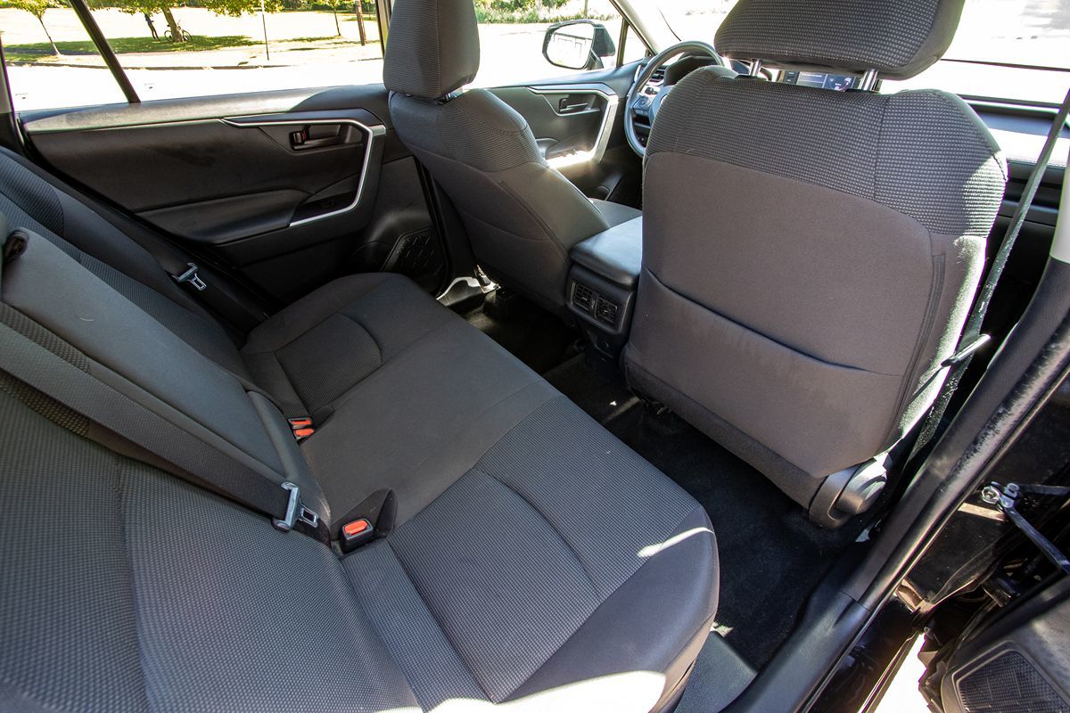 2021 Toyota RAV4 Hybrid LE photo 20