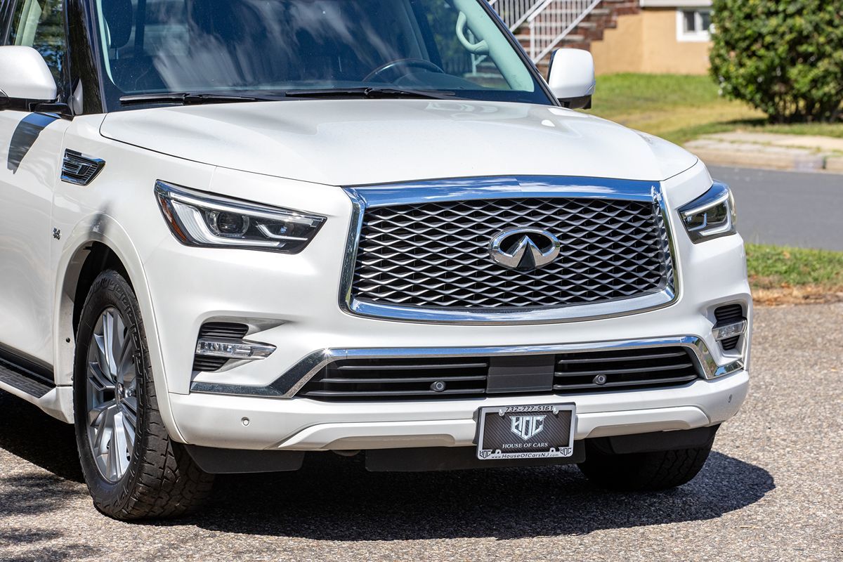 2019 Infiniti QX80 Luxe photo 6