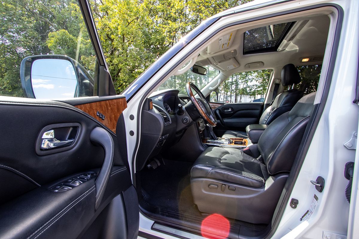 2019 Infiniti QX80 Luxe photo 8