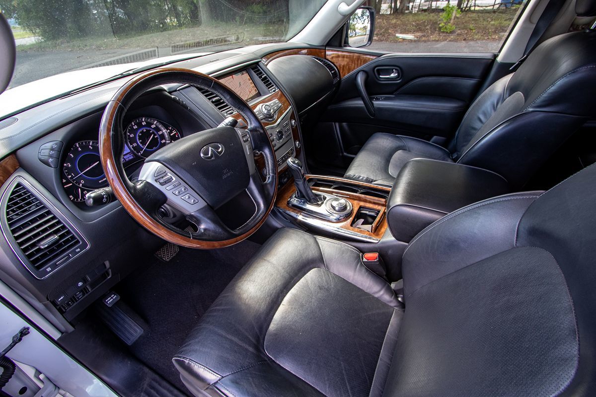 2019 Infiniti QX80 Luxe photo 11