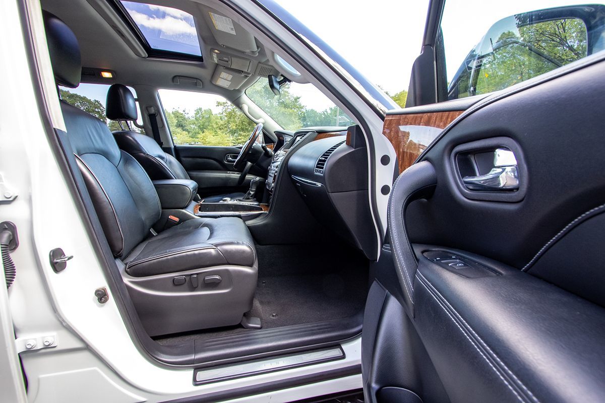 2019 Infiniti QX80 Luxe photo 18