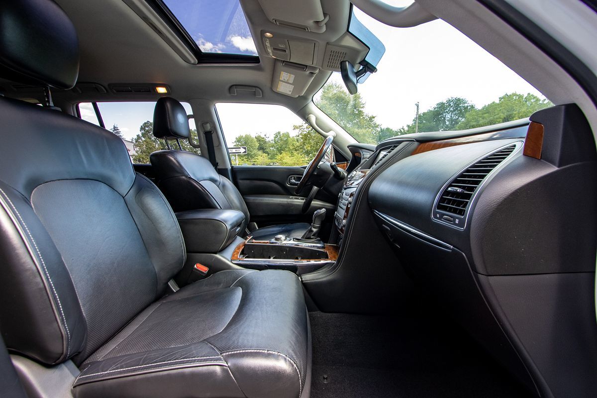 2019 Infiniti QX80 Luxe photo 19