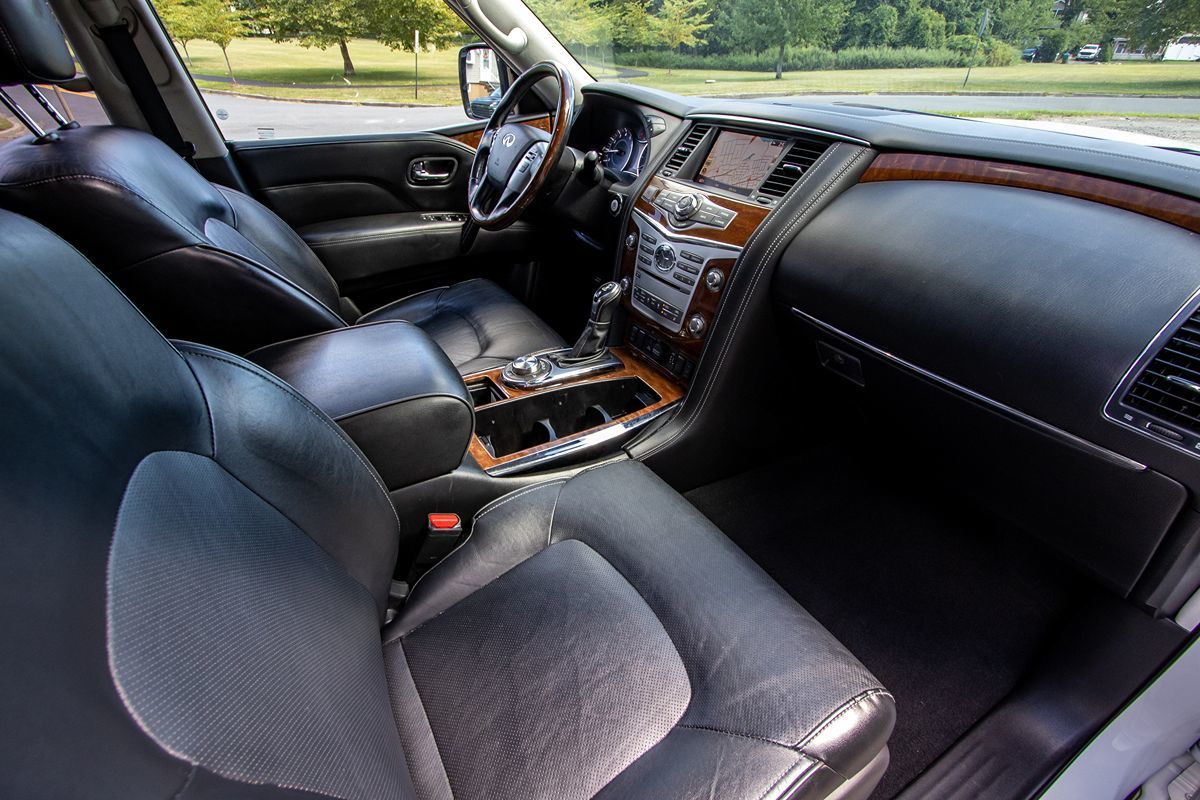 2019 Infiniti QX80 Luxe photo 21