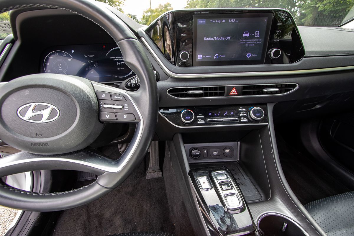 2022 Hyundai Sonata SEL Convenience N Line photo 13