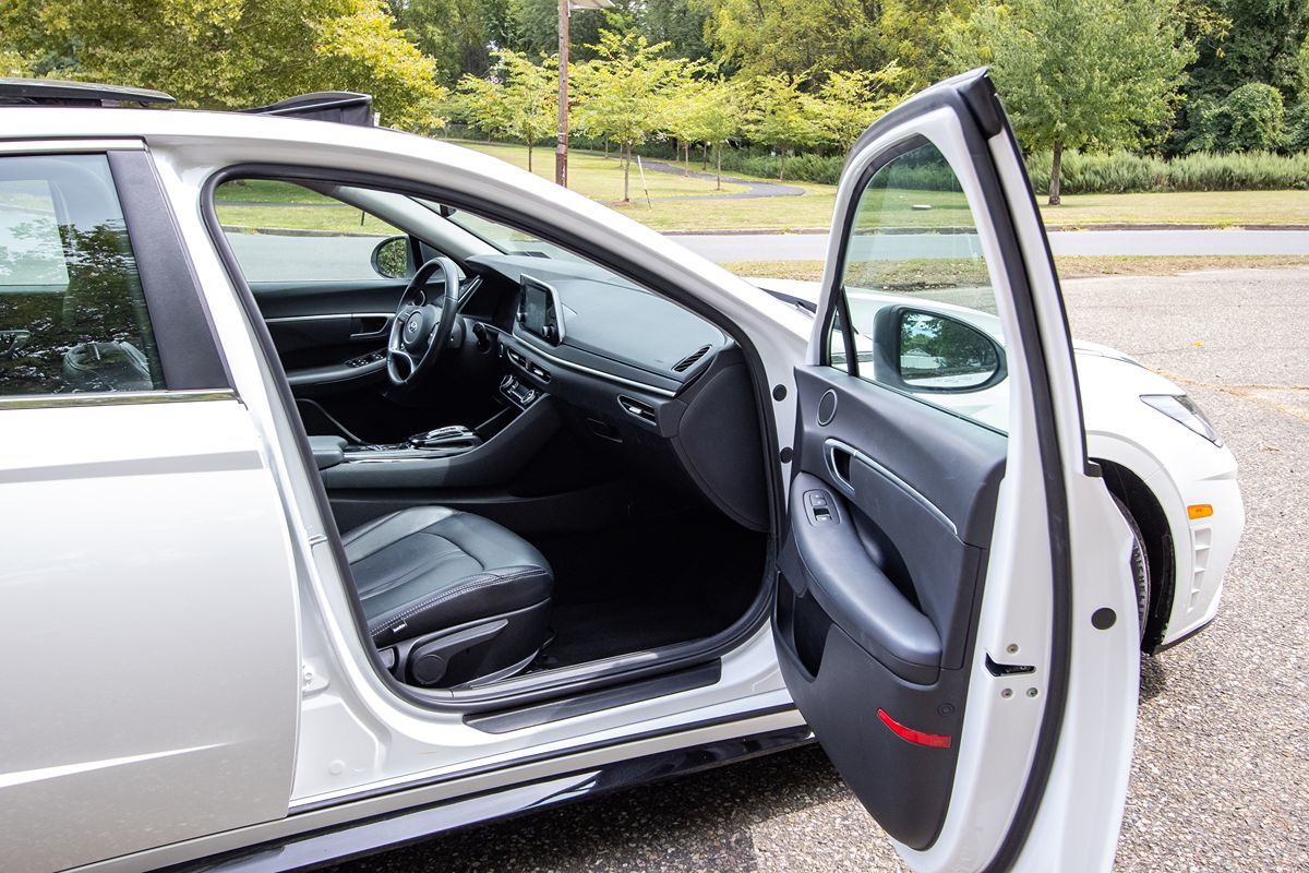 2022 Hyundai Sonata SEL Convenience N Line photo 16